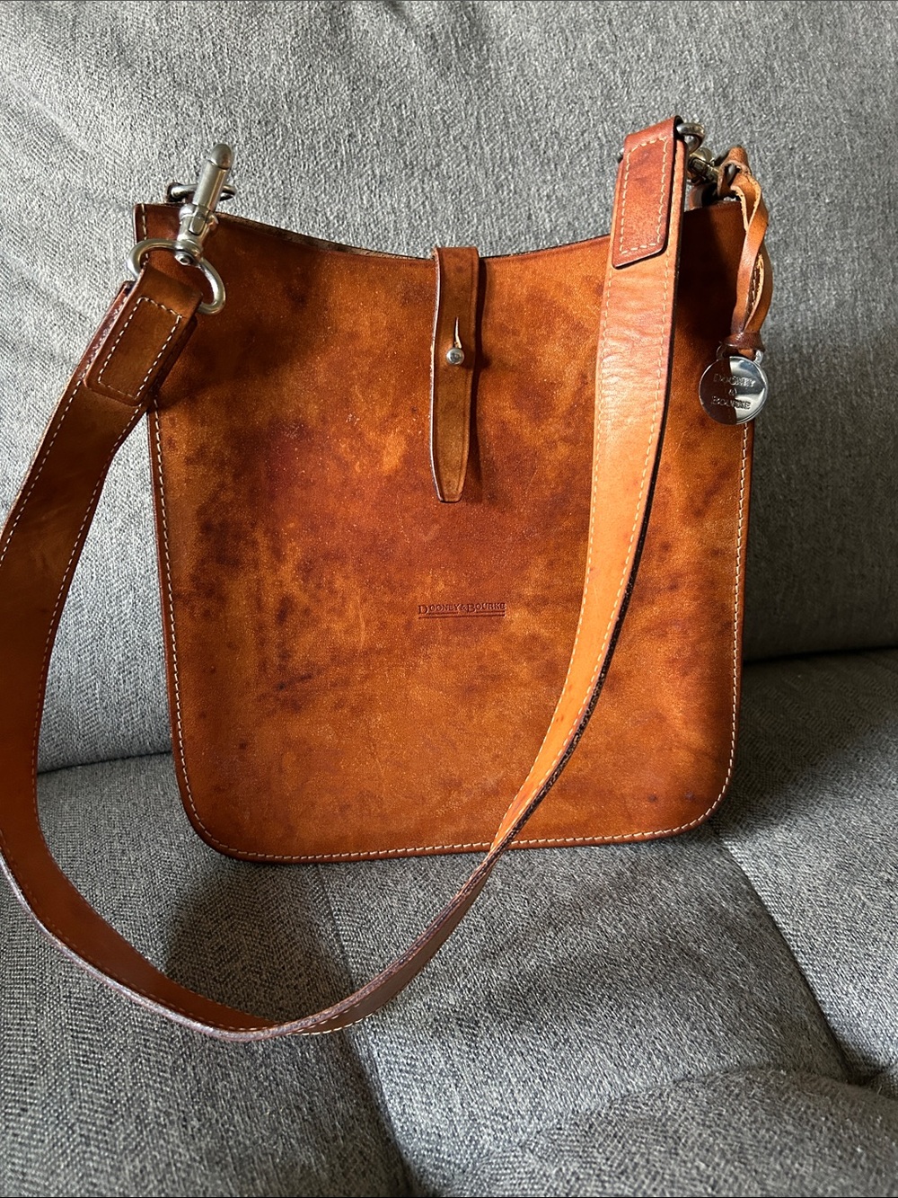 Vintage Dooney & Bourke Tan/Brown Leather shoulder Bag